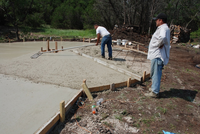 2010/05(May)/Firepit construction/800x600_2010-05-29-68 Firepit Construction.jpg